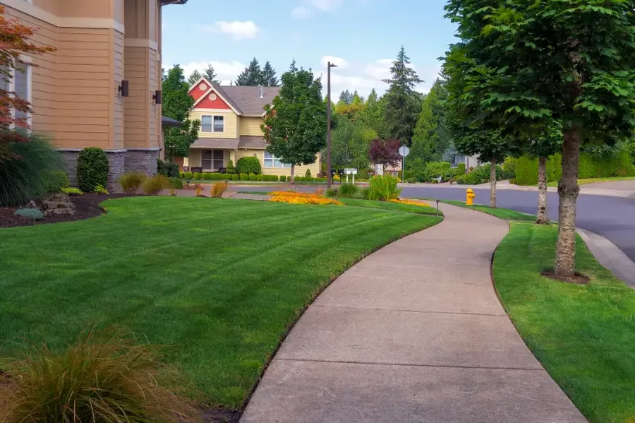 How Lawn Maintenance Enhances Curb Appeal And Value in Travelers Rest, SC